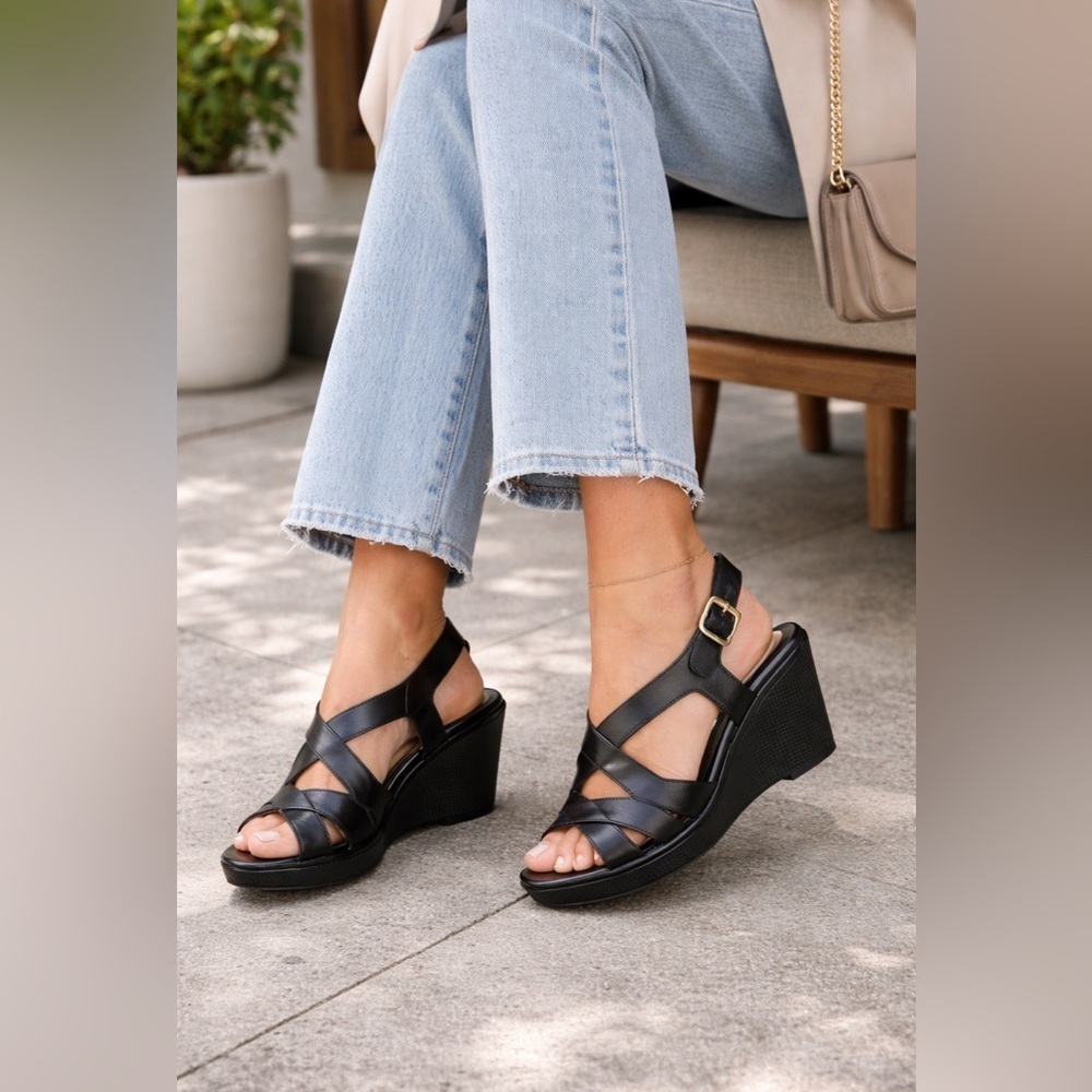 Söfft Black Leather Crisscross Slingback Wedge Sandals Comfort Size 6.5 - Picture 1 of 8
